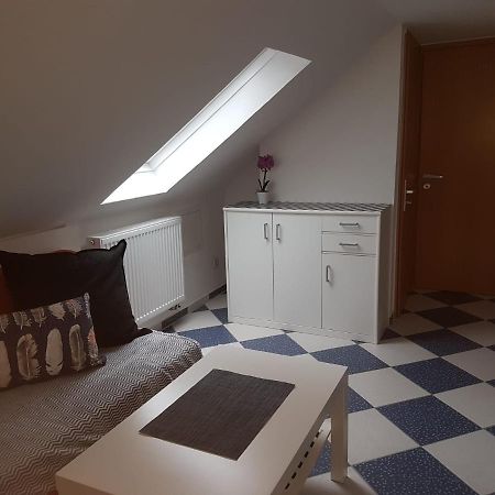 Ruhige Gemuetliche Ferienwohnung In Karlsruhe Daxlanden Fuer Monteure, Pendler, Geschaefsreisen, Wochenendreisen Dış mekan fotoğraf