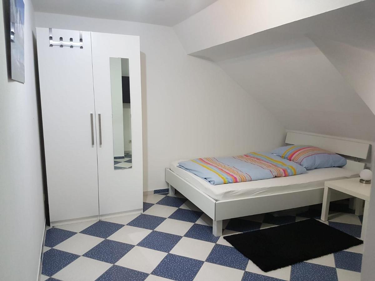 Ruhige Gemuetliche Ferienwohnung In Karlsruhe Daxlanden Fuer Monteure, Pendler, Geschaefsreisen, Wochenendreisen Dış mekan fotoğraf